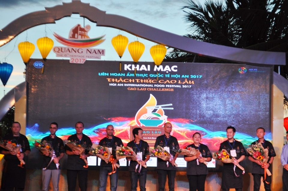 10 đầu bếp quốc tế đến Hội An thử tài “Thách thức cao lầu” - 1 Các đầu bếp quốc tế đến Hội An để trổ tài món cao lầu