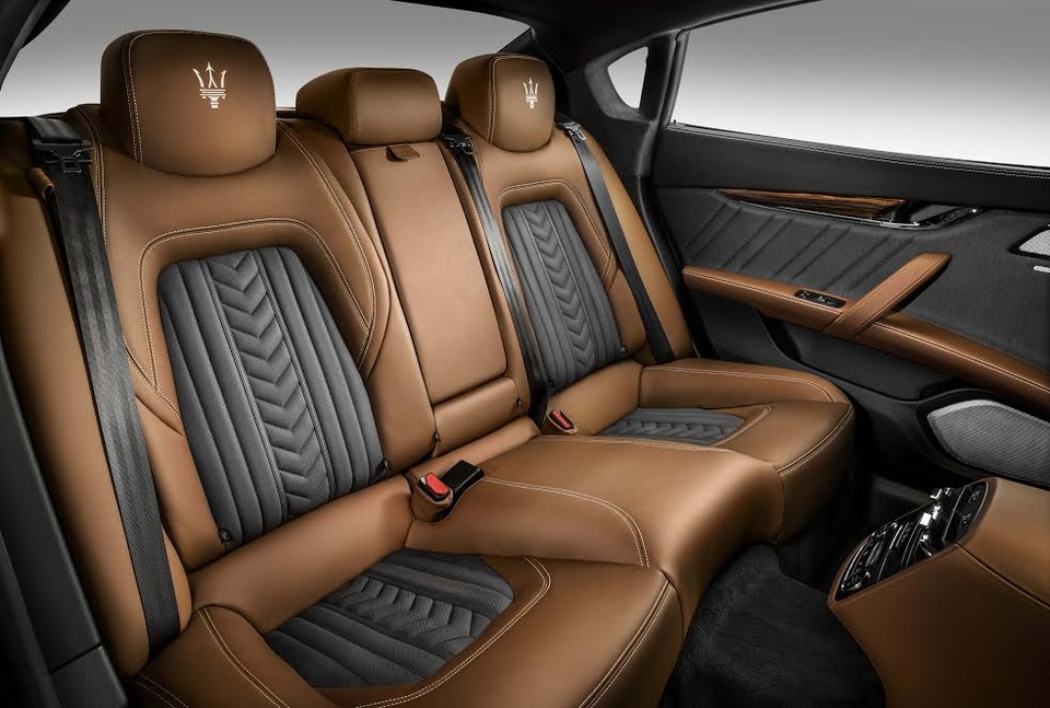 Đưa lụa vào xe - Điều không thể thành có thể - 2
Đưa lụa và xe - Điều không thể thành có thể