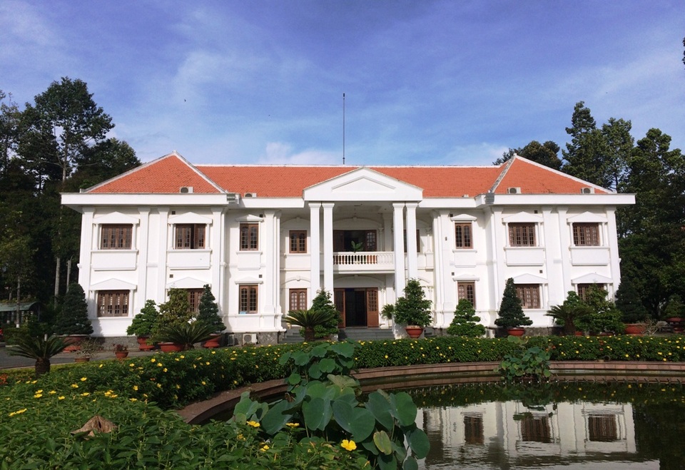 
Sau khi hoàn thành các tiểu cảnh, UBND tỉnh Đồng Tháp sẽ mở cửa cho người dân vào tham quan thứ 7 hàng tuần.
