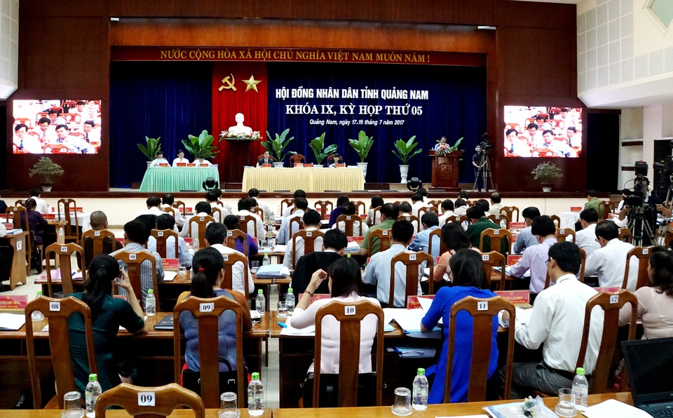 Ô tô tiêu thụ chậm, Quảng Nam hụt thu hàng ngàn tỷ đồng - 1 Kỳ họp thứ 5, HĐND tỉnh Quảng Nam khóa IX diễn ra từ ngày 17-19/7