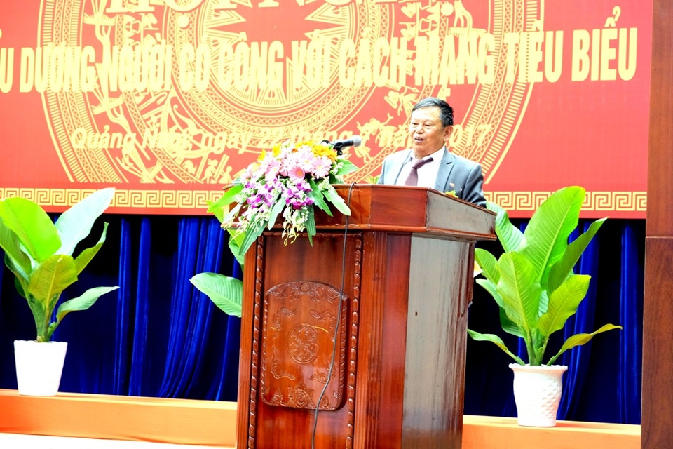 Người cựu chiến binh “mê” làm từ thiện - 1 Cựu chiến binh Nguyễn Văn Tuyên phát biểu trước các đại biểu nhân dịp Thủ tướng Nguyễn Xuân Phúc về tỉnh Quảng Nam gặp mặt, biểu dương người có công cách mạng tiêu biểu nhân kỷ niệm 70 năm ngày Thương binh – Liệt sĩ vào ngày 22/7 vừa qua