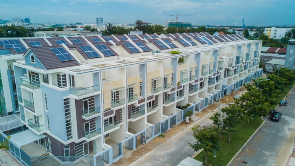 Mua biệt thự resort 8 tỷ gần chợ Bến Thành, lái xe Mercedes về nhà - 2 Mỗi căn nhà tại Jamona Golden Silk được trang bị pin năng lượng mặt trời, giúp mỗi hộ gia đình tiết kiệm 10 triệu đồng/năm.
