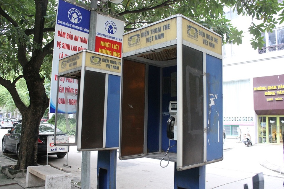 Những bốt điện thoại thẻ công cộng ở Hà Nội, giờ ra sao? - 14 Những bốt điện thoại từng phổ biến, quen thuộc với người dân nay trở thành ký ức…