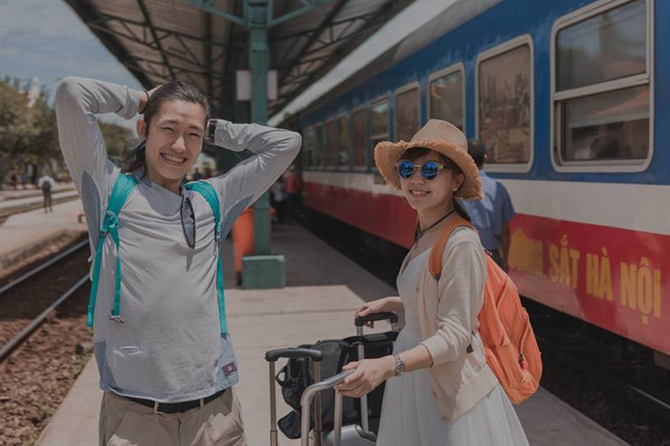 Dân mạng tự hào Việt Nam đẹp tuyệt trong ảnh cưới của cặp đôi Đài Loan - 1
Sau 2 ngày đăng tải trên fanpage của nhiếp ảnh gia, bộ ảnh cưới của cặp đôi Paul và Olivia đã nhận được hơn 40 nghìn lượt thích cùng hàng nghìn lượt chia sẻ, bình luận, trong đó có rất nhiều lời có cánh đến từ cư dân mạng Việt.