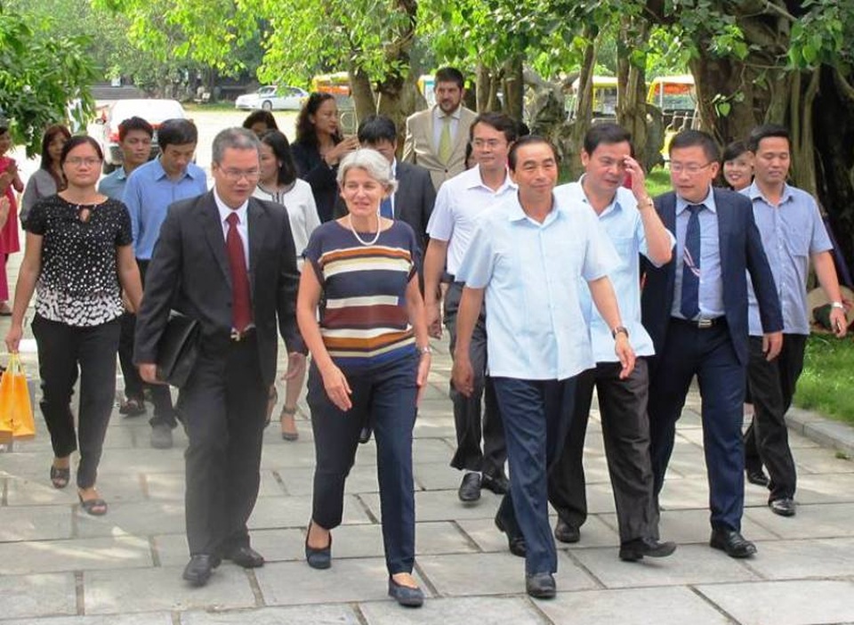 Tổng giám đốc UNESCO thăm quần thể danh thắng Tràng An - 1 Bà Irina Bokova - Tổng Giám đôc UNESCO thăm và làm việc tại Ninh Bình chiều 24/8.