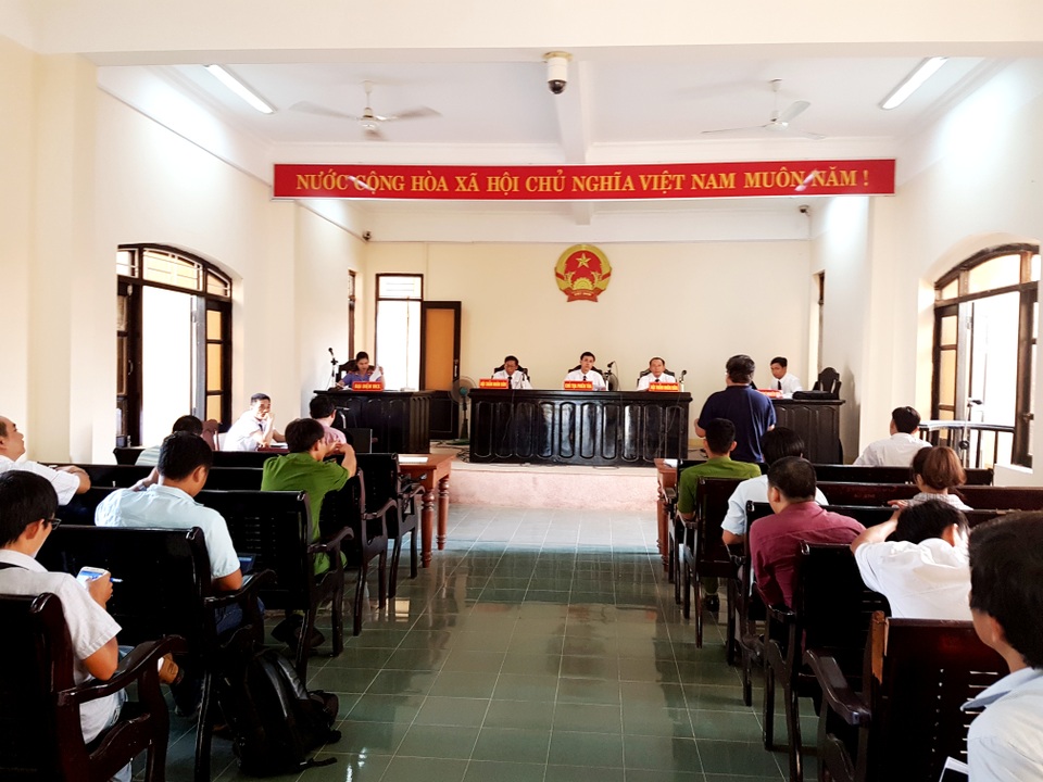 Ngư dân thắng kiện gần 3 tỷ đồng vụ tàu vỏ thép hỏng máy - 1 Phiên tòa xét xử chiều ngày 30/8