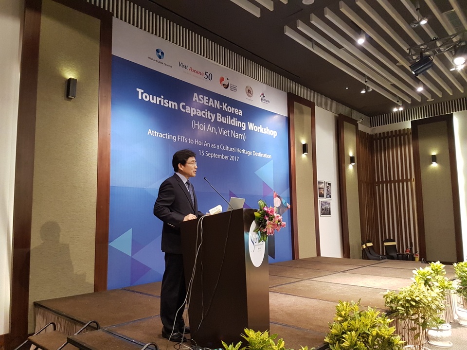 Phát biểu tại hội thảo, ông Kim Yung-sun, Tổng thư ký Trung tâm ASEAN Hàn Quốc – cho hay, ông rất ấn tượng với hai di sản văn hóa Mỹ Sơn và Hội An của tỉnh Quảng Nam