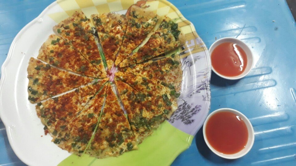 Du khách xuýt xoa với món “pizza Đà Lạt” - 3 Du khách xuýt xoa với món “pizza Đà Lạt” - 3