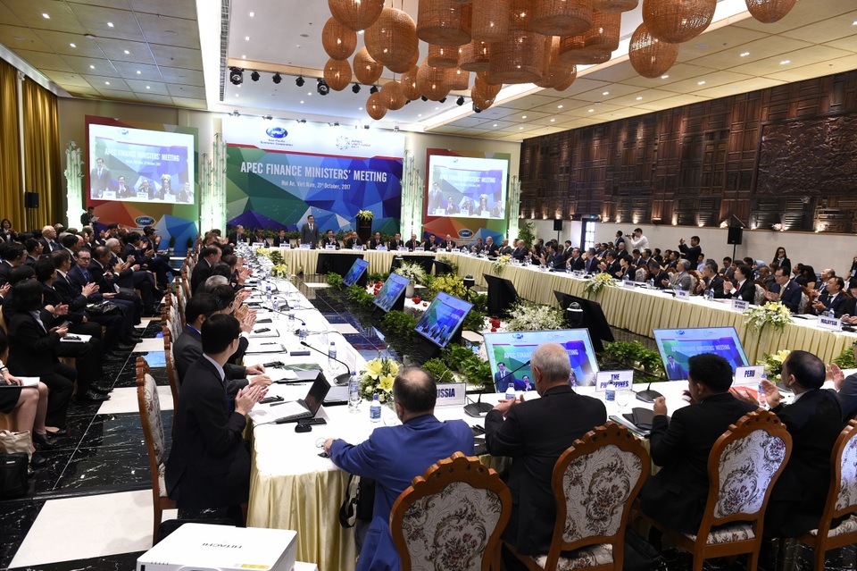 Thủ tướng: APEC vẫn đang phải đối mặt với nhiều khó khăn, thách thức - 1 Toàn cảnh hội nghị Bộ trưởng Tài chính APEC 2017 sáng 21/10 tại Hội An