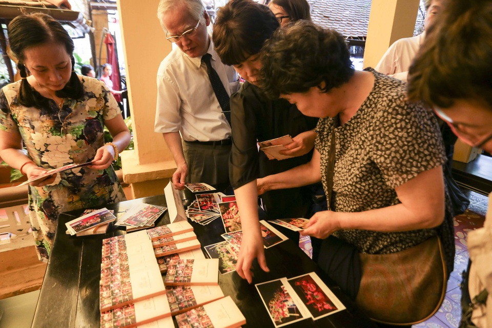 Quán Ăn Ngon phát hành bưu thiếp Thu Vọng Nguyệt quảng bá du lịch - 13 Quán Ăn Ngon phát hành bưu thiếp Thu Vọng Nguyệt quảng bá du lịch - 13