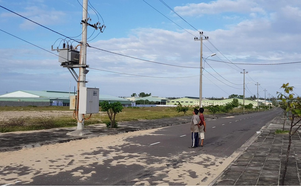 Học sinh bị phóng điện: Do leo cột điện để chứng minh tình yêu - 2 Đường dây diện 22kv, nơi xảy ra vụ việc