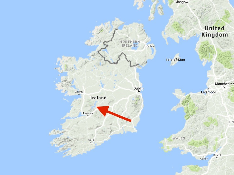 Collison sinh ra và lớn lên tại thị trấn nhỏ mang tên Limerick thuộc Ireland vào năm 1990.