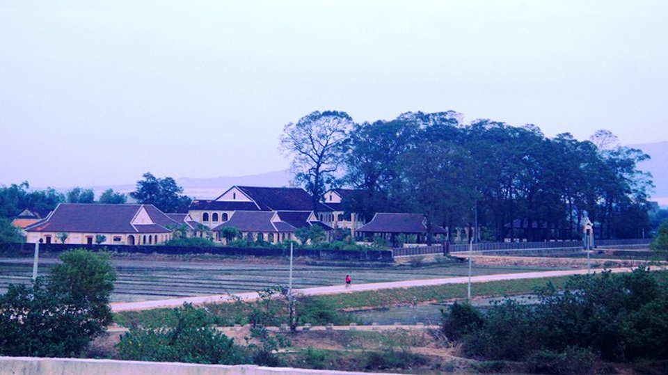 Tiểu chủng viện cổ kính bậc nhất Bình Định yên bình đón Noel - 1 Tiểu chủng viện Làng Sông (huyện Tuy Phước, Bình Định) yên bình trước Noel.