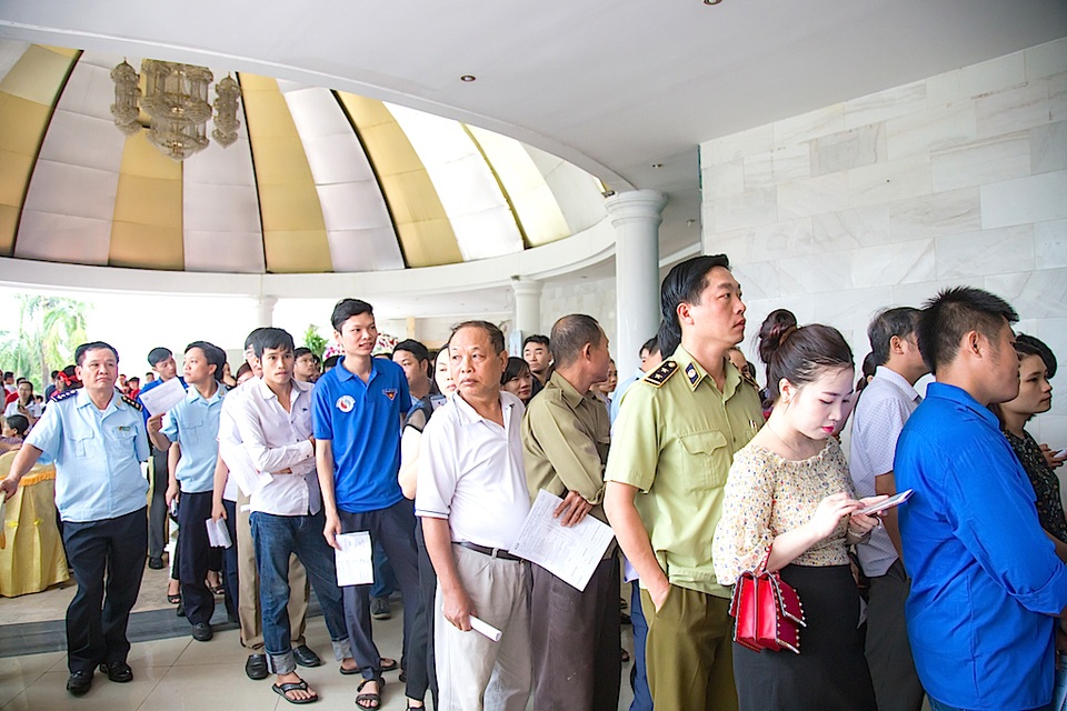  Mặc dù thời tiết không thuận lời nhưng ngày hội đã thu hút khá nhiều người dân đến dự.