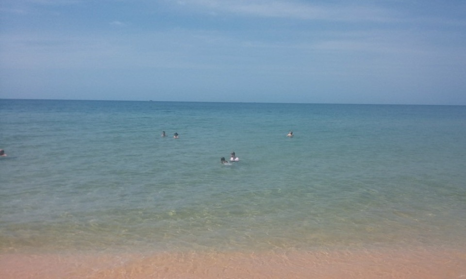 
Bãi biển Ông Lang nơi 4 du khách tắm và xảy ra sự việc đuối nước và có một người chết
