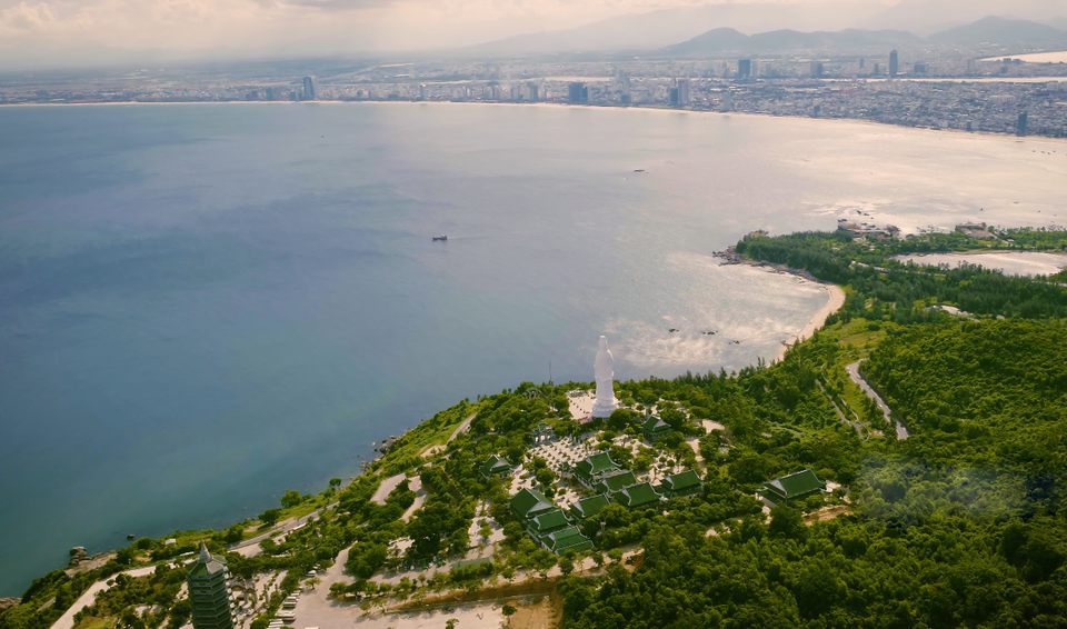 Một góc Đà Nẵng nhìn từ bán đảo Sơn Trà