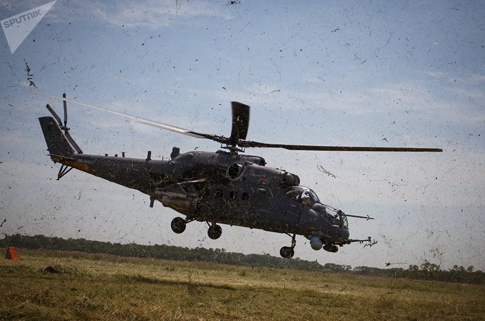 Trực thăng chiến đấu Mi-35M của Nga phô diễn sức mạnh - 1
Trực thăng vận tải/tấn công Mi-35M trong cuộc tập trận tại căn cứ không quân Korenovsky thuộc vùng Krasnodar, Nga. (Ảnh: Sputnik)