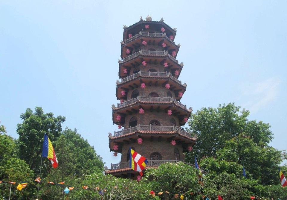Huế rực rỡ sắc màu chào đón mùa Phật đản - 10 Huế rực rỡ sắc màu chào đón mùa Phật đản - 10