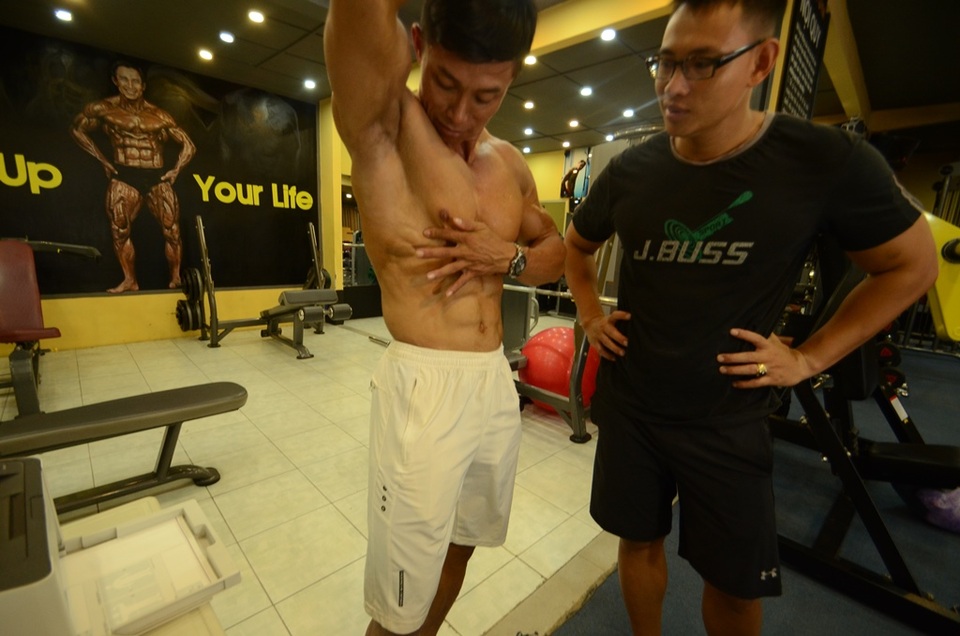 Chàng trai "6 múi" Bình Thuận: Hái quả ngọt từ nỗ lực không mệt mỏi - 10 Hy lấy ví dụ trên chính bản thân mình khi hội viên có vấn đề thắc mắc.