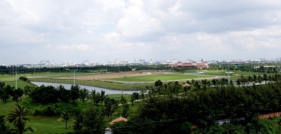 Cận cảnh sân golf VIP nằm trong… sân bay Tân Sơn Nhất - 8
Phần sân A nằm phía đường Tân Sơn và Quang Trung, quận Gò Vấp, 3 sân còn lại đều tiếp giáp với sân bay.