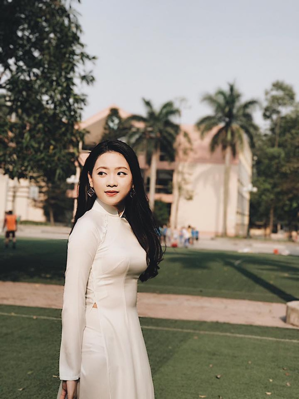 Hình ảnh "dậy thì thành công" của những cô gái tuổi teen - 10
18 tuổi – Hương Quỳnh trở nên hiền thục và cuốn hút hơn hẳn