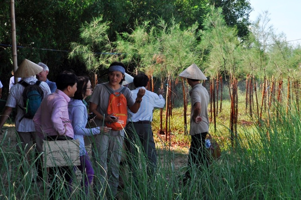 Thêm một làng du lịch cộng đồng mở cửa đón khách - 10 Khu vực bờ kè sinh thái hạn chế sạt lở bảo vệ và hồi sinh làng du lịch cộng đồng Triêm Tây