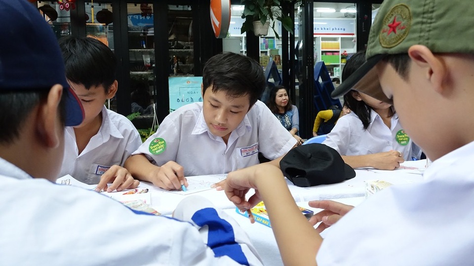 “Con hạnh phúc khi đến đây, vì con được quan tâm” - 10 Theo bà Mai Thị Kim Dung, Hiệu trưởng mái ấm tình thương Ánh Linh thì từng hoạt động của lễ hội sẽ giúp cho nhà trường có thể phát hiện năng khiếu và khả năng của từng bé.