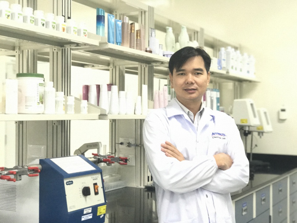 Việt Nam vẫn là thị trường tiềm năng cho các doanh nghiệp FDI - 1
Ông Đoàn Quang Trung – Giám đốc nhà máy Amway Việt Nam: 10 năm là một khoảng thời gian đủ để minh chứng cho sự đầu tư bền vững và lâu dài của Amway tại Việt Nam