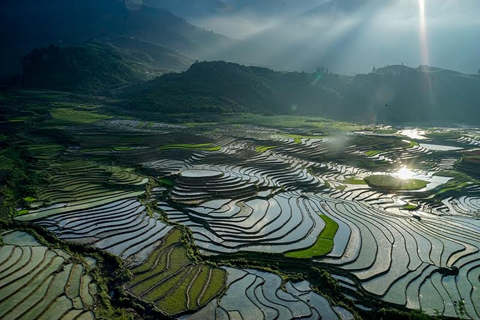 Vẻ đẹp ruộng bậc thang Lào Cai mùa nước đổ - 5