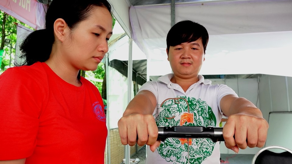 Thưởng thức ẩm thực và tìm hiểu cách… cai thuốc lá - 11 Từ những thông số có được, thực khách sẽ được tư vấn phương pháp hợp lý nhất để có thể cai thuốc lá hiệu quả.