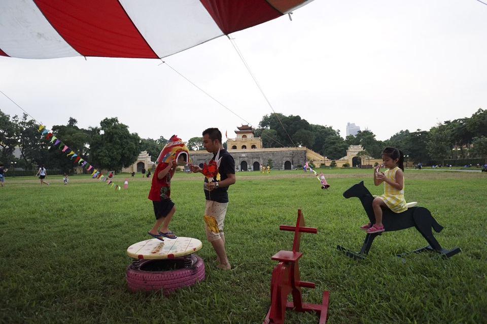 Người lớn, trẻ nhỏ trải nghiệm Tết Trung thu xưa tại Hoàng Thành Thăng Long - 11
Không gian tuyệt đẹp trong khu di sản Hoàng Thành Thăng Long.