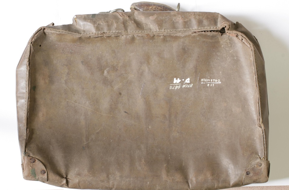 Trưng bày “Ánh sáng từ Đường Kách mệnh”, tiếp nhận nhiều hiện vật lịch sử - 11 Va li mà đồng chí Bùi Ngọc Thành đựng tư trang dự lớp huấn luyện chính trị ở Quảng Châu (Trung Quốc).