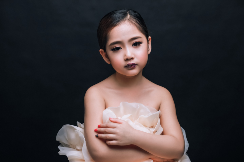 Công chúa phong cách thế giới Khánh Linh cuốn hút đặc biệt với thử thách chụp hình.