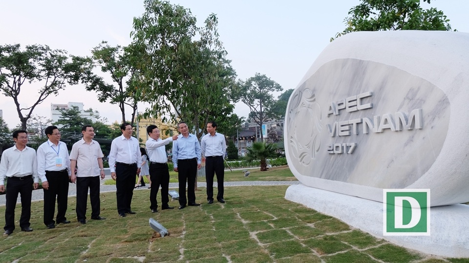 Phó Thủ tướng Phạm Bình Minh dự khai trương Trung tâm báo chí quốc tế APEC - 2 Phó Thủ tướng Phạm Bình Minh cùng đoàn công tác và lãnh đạo Đà Nẵng thăm, kiểm tra thực tế Công viên APEC đang hoàn thiện