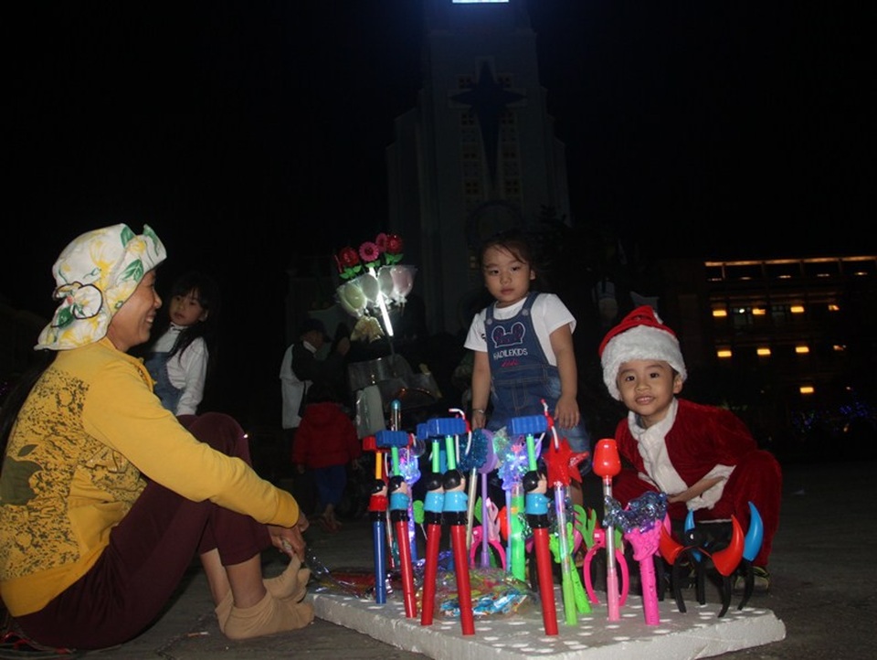 Tiểu chủng viện cổ kính bậc nhất Bình Định yên bình đón Noel - 10 Không khí Noel đang ngập tràn trên khắp TP Quy Nhơn, tỉnh Bình Định.