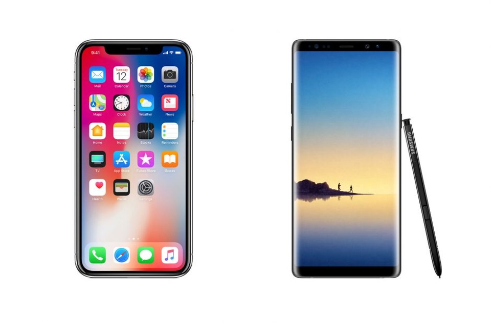 Thay vì là người đi trước, Apple đang cố "đi chậm mà chắc"? - 5 Samsung luôn đi trước Apple trong cuộc chiến về kích thước màn hình. Khi Apple tung ra iPhone X với màn hình 5,8-inch, Samsung đã tìm cách hiện thực hóa màn hình 6,3-inch trên Note8.