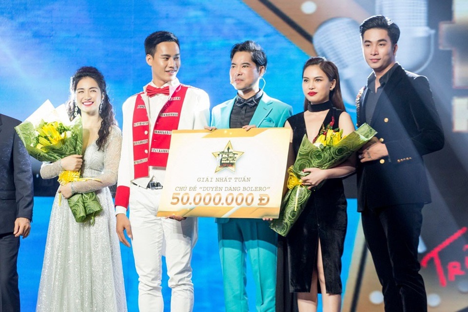 Cặp đôi của Hòa Minzy và Giang Hồng Ngọc giành nhất tuần.