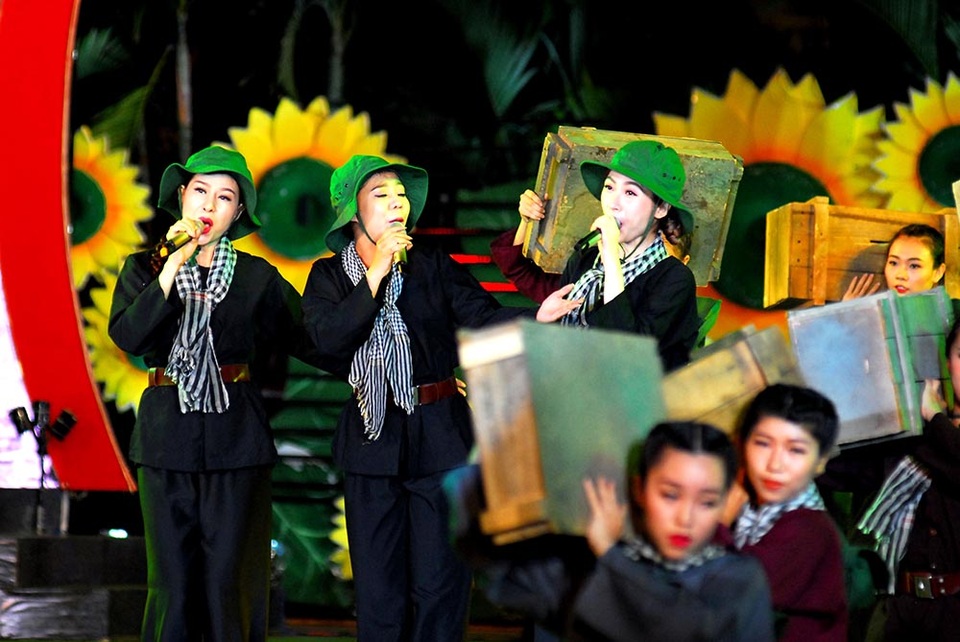 Hào hùng không khí ngày giải phóng miền Nam, thống nhất Đất nước - 7 Hào hùng không khí ngày giải phóng miền Nam, thống nhất Đất nước - 7