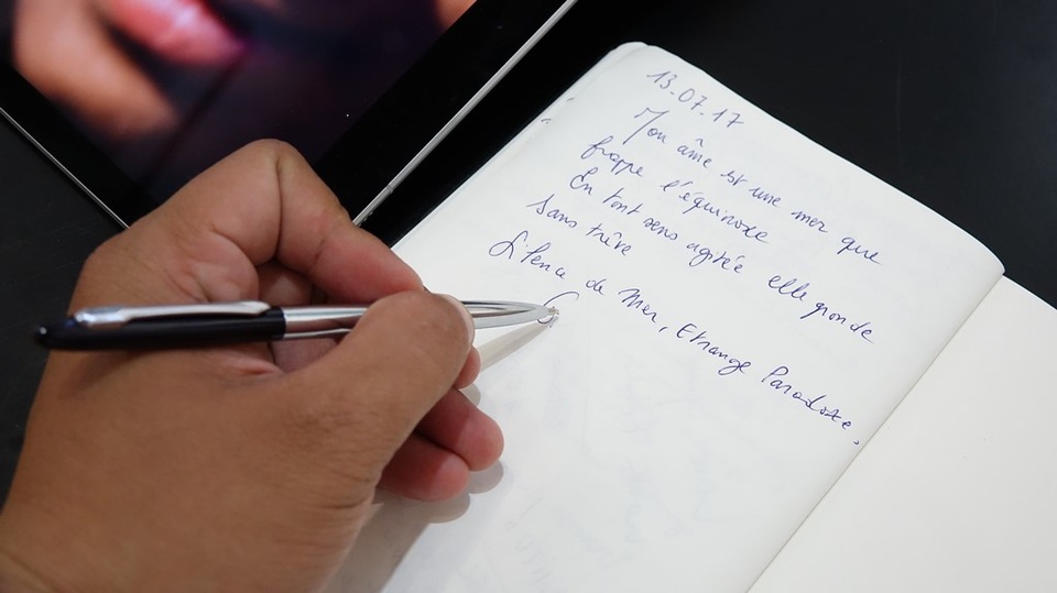 Gặp người chụp bức ảnh đăng trên 200 tạp chí của thế giới - 12 Phòng ảnh của Réhahn không đơn thuần diễn ra các hoạt động trao đổi, nó còn là nơi để người yêu ảnh thể hiện cảm xúc của mình