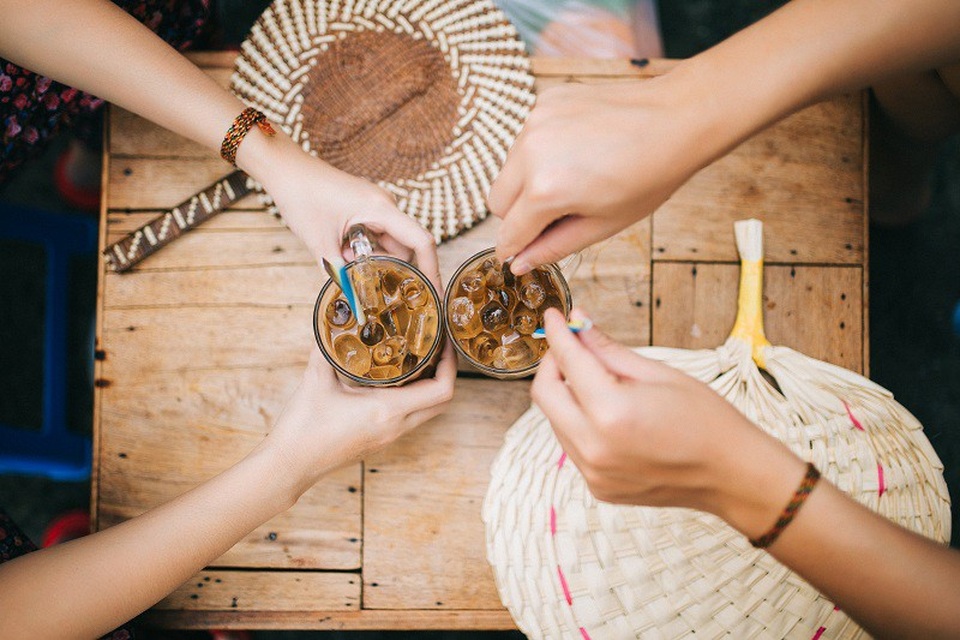 Ảnh cưới giản dị của cặp đôi yêu xa ở... quán phở, khu chung cư - 14 Ảnh cưới giản dị của cặp đôi yêu xa ở... quán phở, khu chung cư - 14