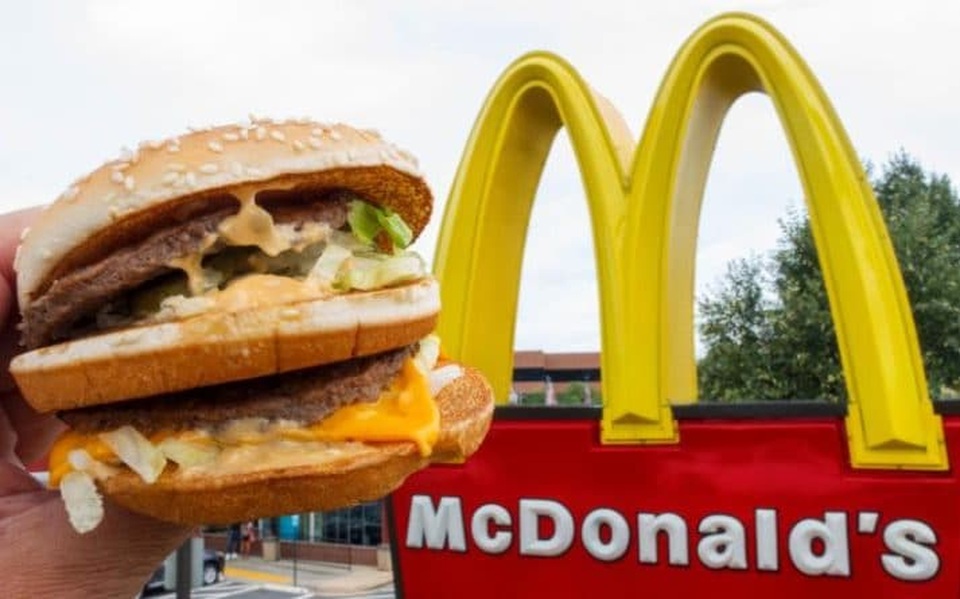 Cậu bé 8 tuổi lái ô tô tới quán McDonald nhờ xem hướng dẫn trên YouTube - 1 Cậu bé 8 tuổi lái ô tô tới quán McDonald nhờ xem hướng dẫn trên YouTube - 1
