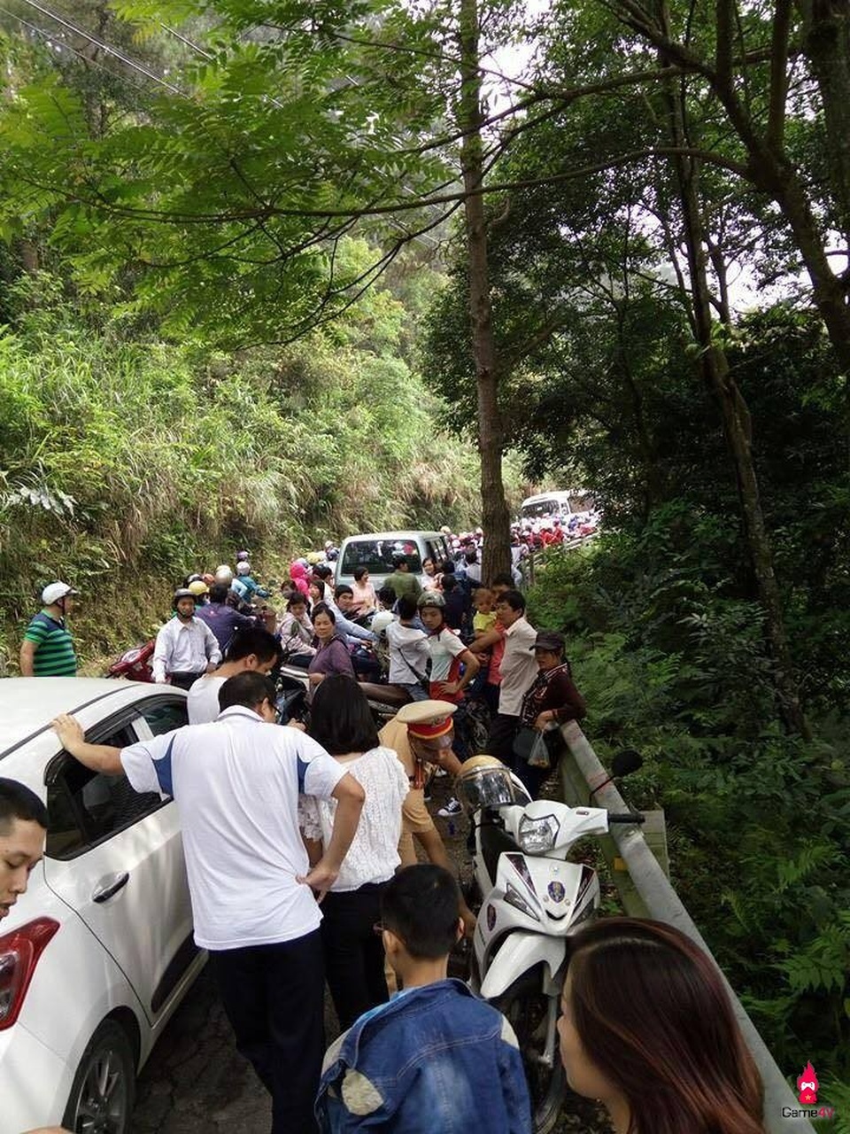 Giống như mọi năm, rất dễ gặp hàng đoàn xe tắc nghẽn trên đường đến các địa điểm du lịch