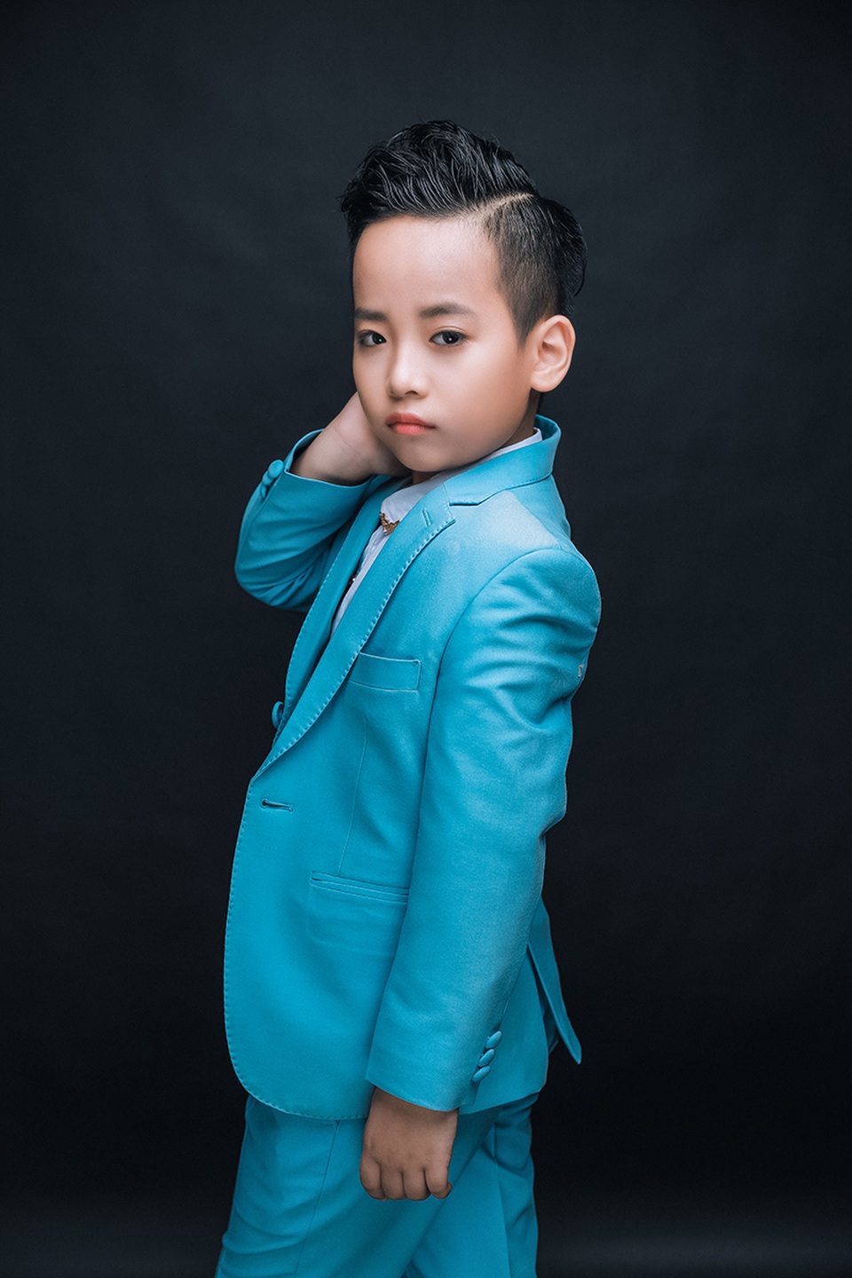 Mẫu nhí Hải Nam lịch lãm