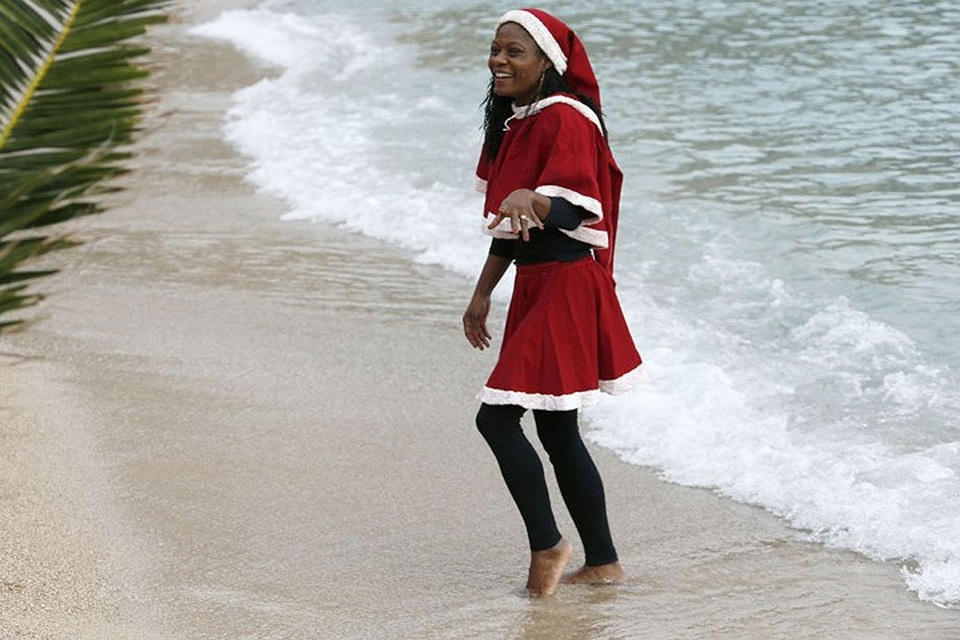 Những “bà già” Noel siêu trẻ trung và nóng bỏng - 13 Những “bà già” Noel siêu trẻ trung và nóng bỏng - 13