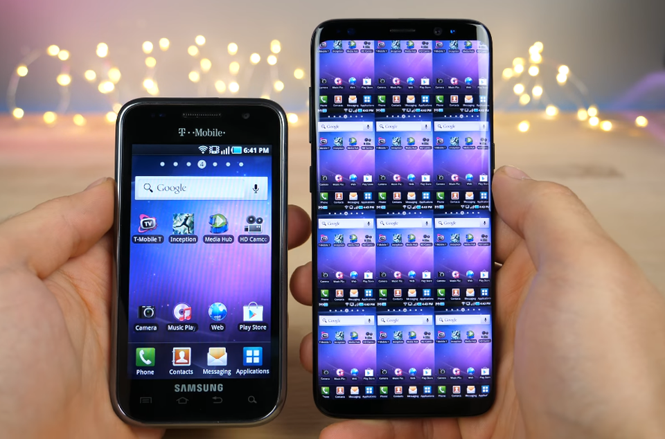 Về màn hình, Galaxy S8 sở hữu độ phân giải QHD, lớn hơn rất nhiều so với màn hình 480x800 px (WVGA) trên Galaxy S thế hệ đầu.