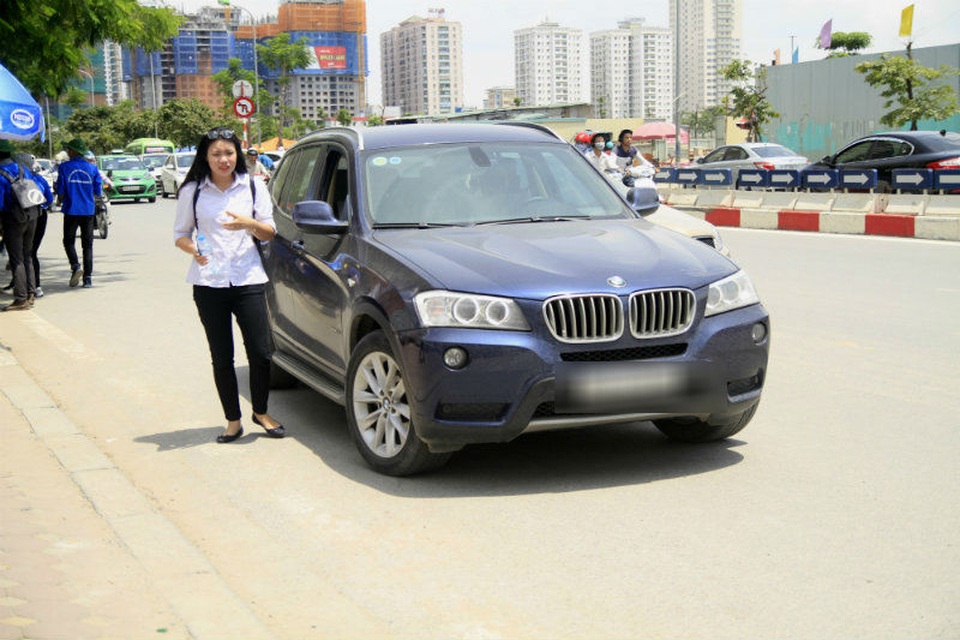 Khi “xế hộp” theo chân sĩ tử Hà Nội tới trường thi - 3 Khi “xế hộp” theo chân sĩ tử Hà Nội tới trường thi - 3