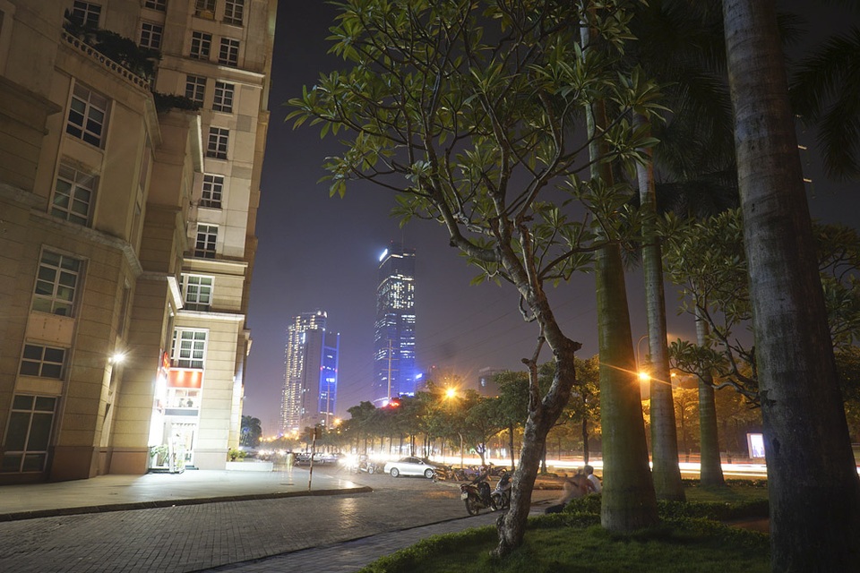 Hà Nội lung linh về đêm - 15 Một góc nhìn từ Mỹ Đình về hướng đường Vành Đai 3.