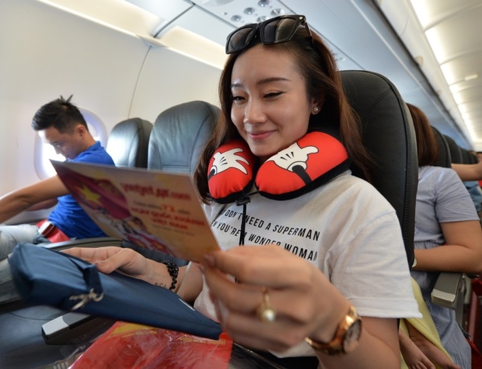Gần 200 hành khách Vietjet cùng hát "Nối vòng tay lớn" mừng quốc khánh 2/9 - 14 Gần 200 hành khách Vietjet cùng hát "Nối vòng tay lớn" mừng quốc khánh 2/9 - 14