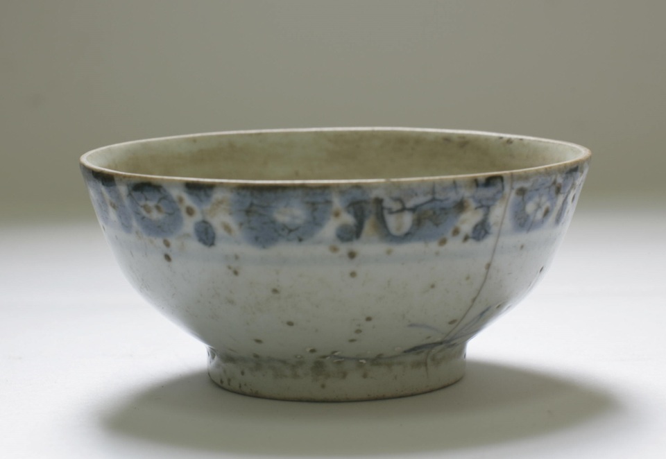 Trưng bày “Ánh sáng từ Đường Kách mệnh”, tiếp nhận nhiều hiện vật lịch sử - 10 Bát mà đồng chí Văn Tiến Dũng, Hoàng Quốc Việt dùng những năm 1937-1938.