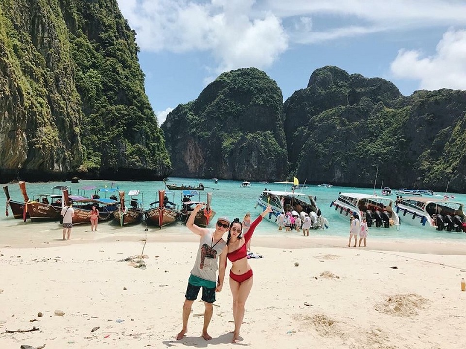 Màn cầu hôn lãng mạn của chàng trai Việt với cô gái Lào - 8
Thời điểm đầu, cặp đôi quen nhau còn rụt rè: “Tùng Nhân tưởng mình là người Lào gốc nên hơi ngại, nhưng sau mới biết mình là con lai, có bố là người Lào còn mẹ là người Việt Nam”, Nilack kể.